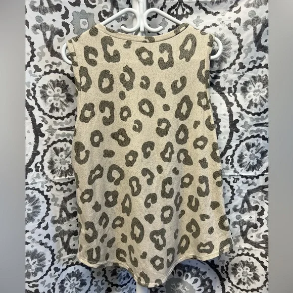 Leopard 🐆 Tank Top! - Picture 2 of 4